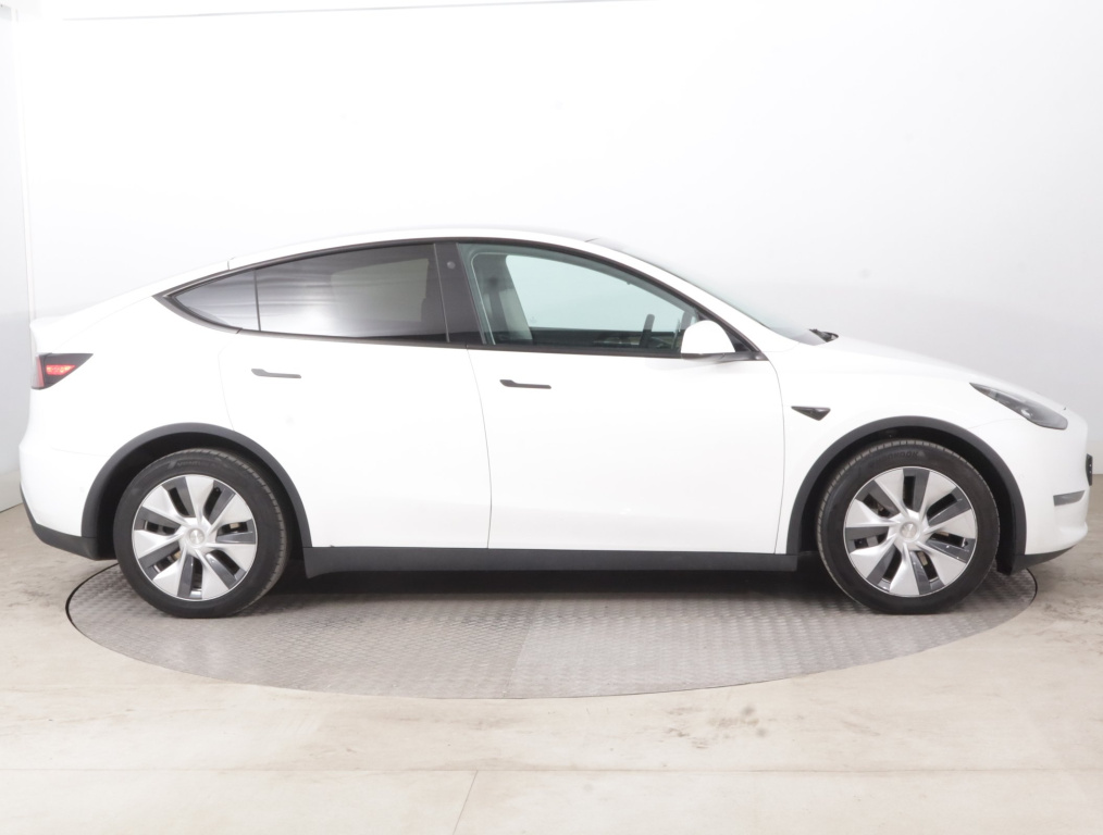 Tesla Model Y 4x4 2022 8