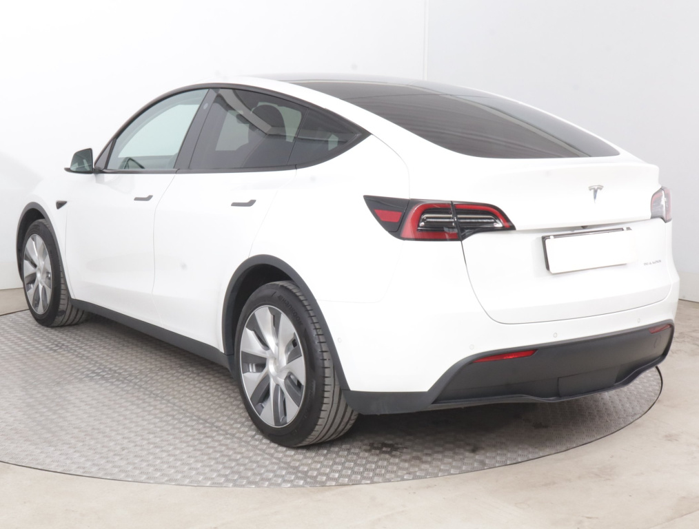 Tesla Model Y 4x4 2022 5