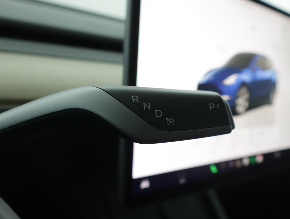 Tesla Model Y 4x4 2022 16