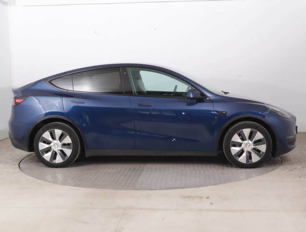 Tesla Model Y 4x4 2022 8