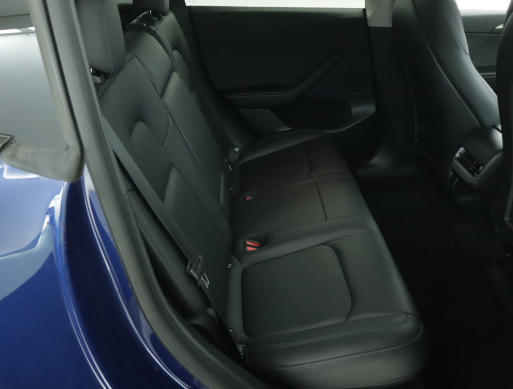 Tesla Model Y 4x4 2022 11