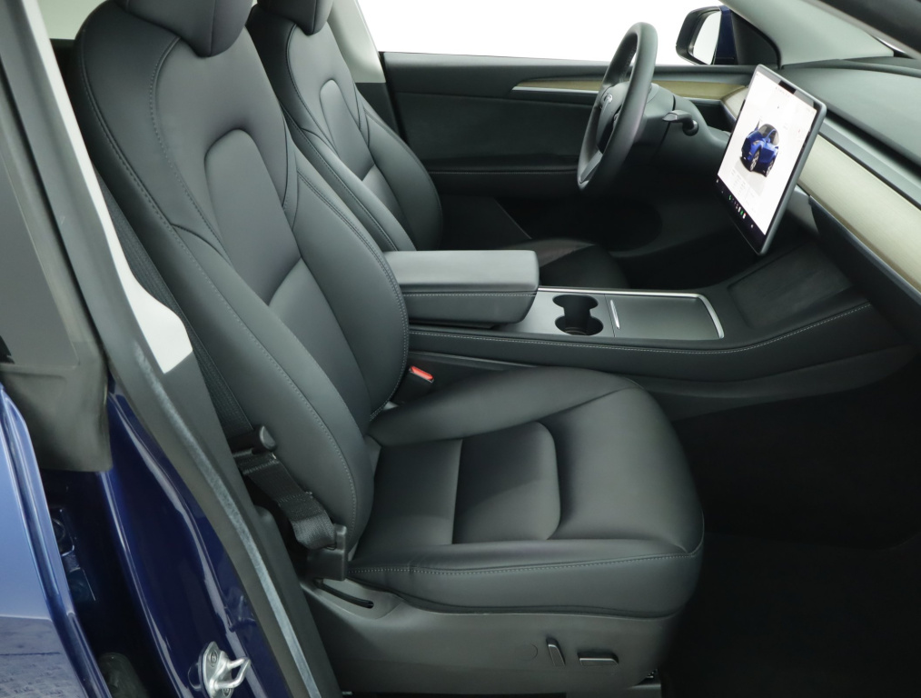Tesla Model Y 4x4 2022 10