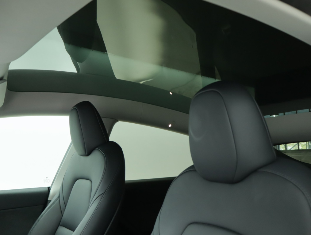 Tesla Model Y 4x4 2022 18
