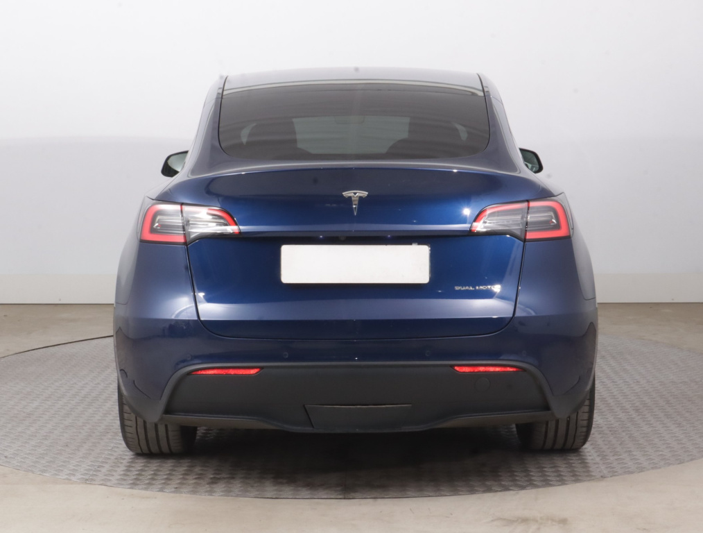 Tesla Model Y 4x4 2022 6