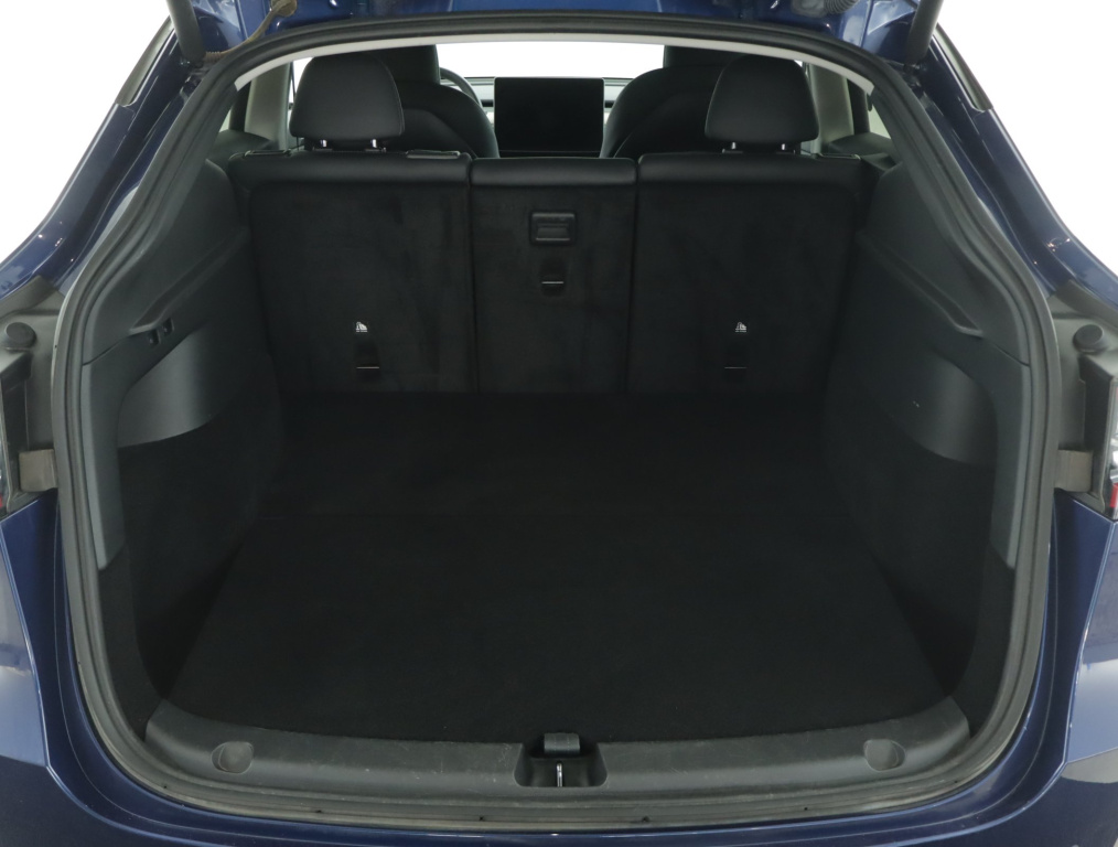 Tesla Model Y 4x4 2022 17