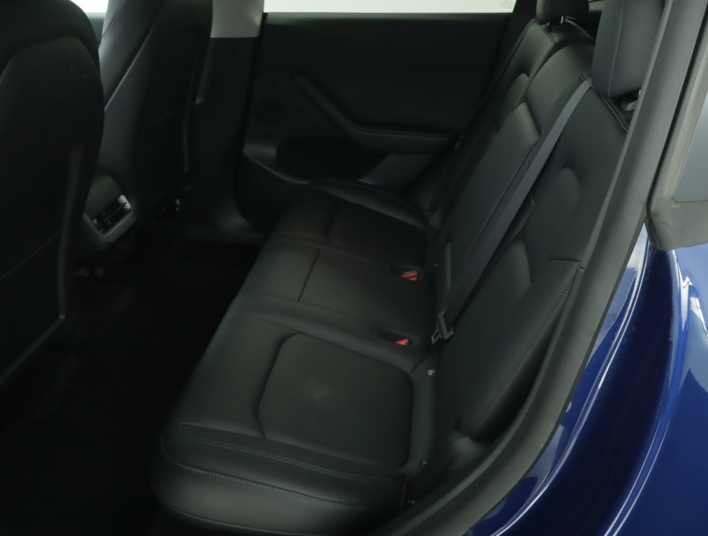 Tesla Model Y 4x4 2022 12