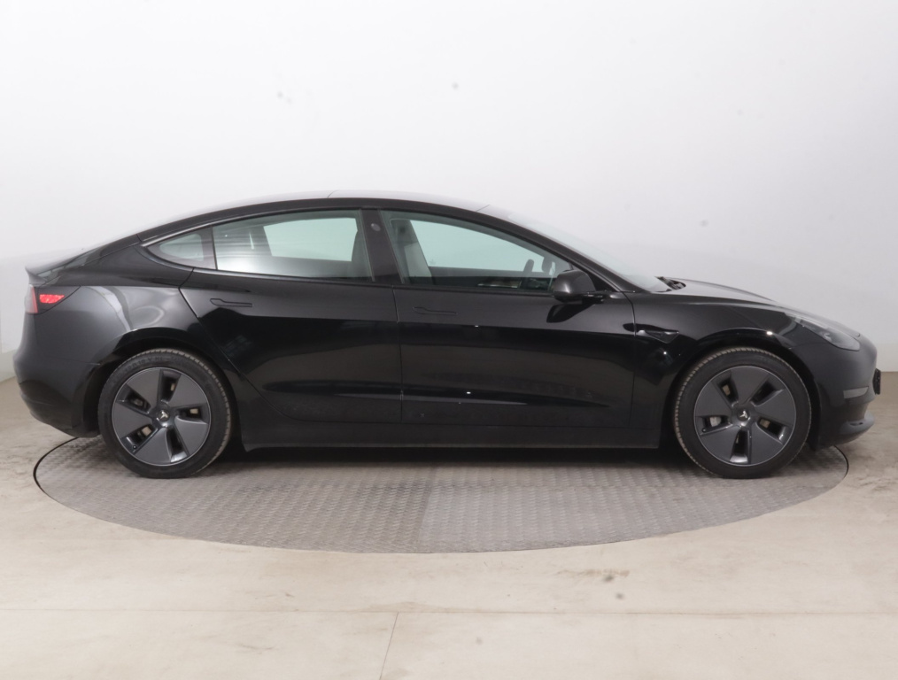 Tesla Model 3 4x4 2022 8