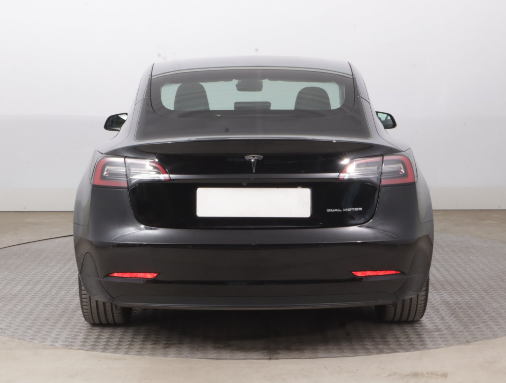 Tesla Model 3 4x4 2022 6