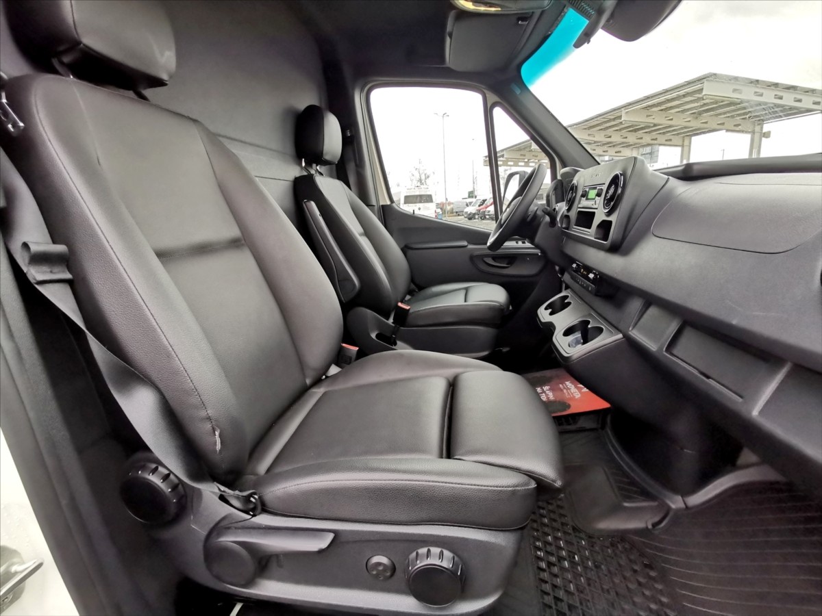 Mercedes-Benz Sprinter 317/AT skříň 6palet/klima/temp 7