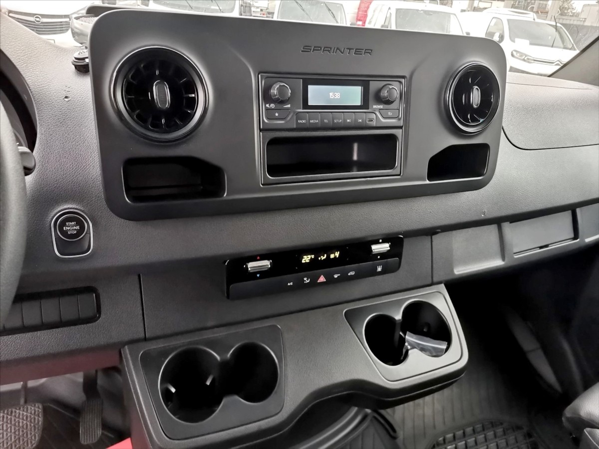 Mercedes-Benz Sprinter 317/AT skříň 6palet/klima/temp 9