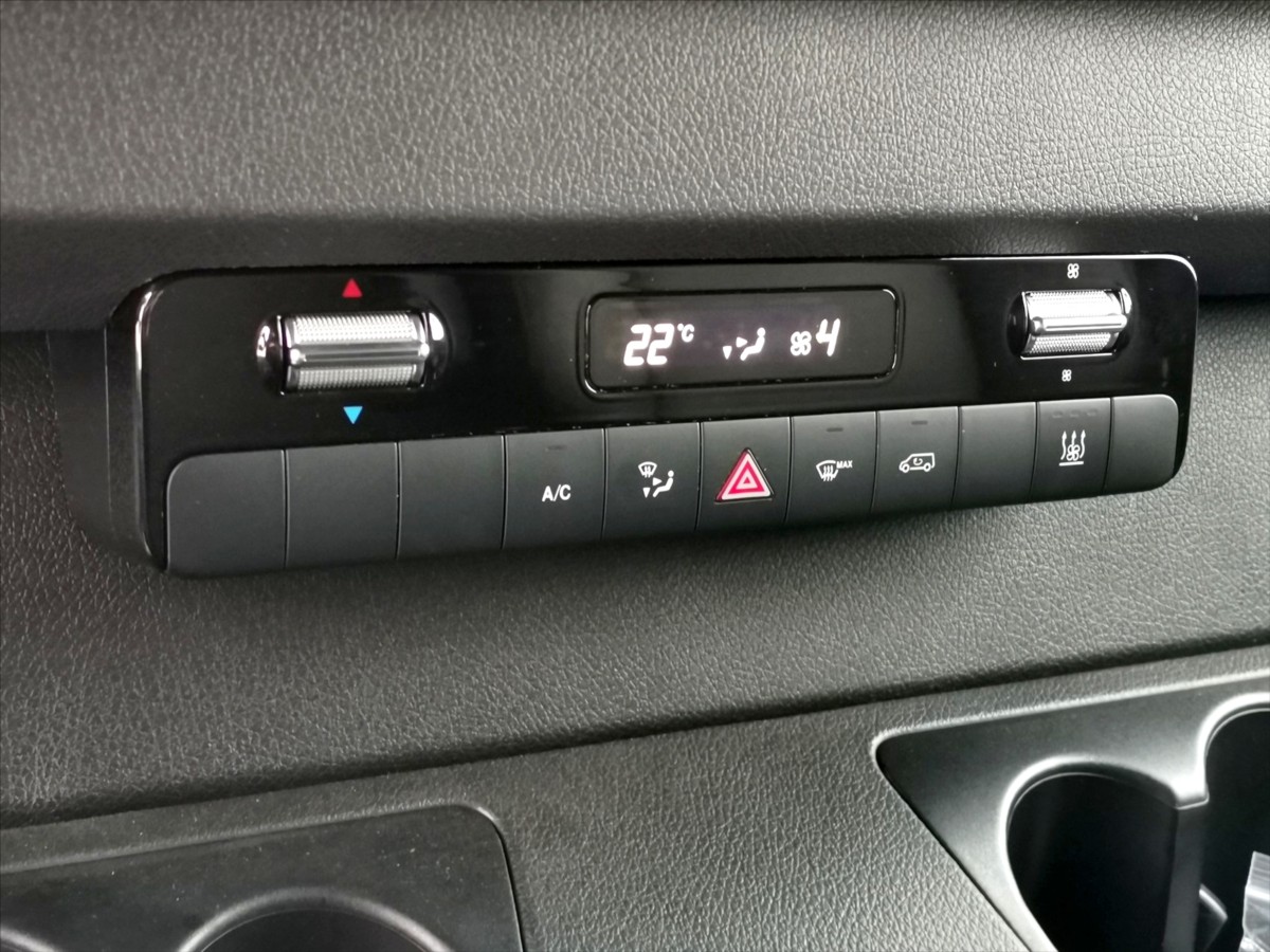 Mercedes-Benz Sprinter 317/AT skříň 6palet/klima/temp 10