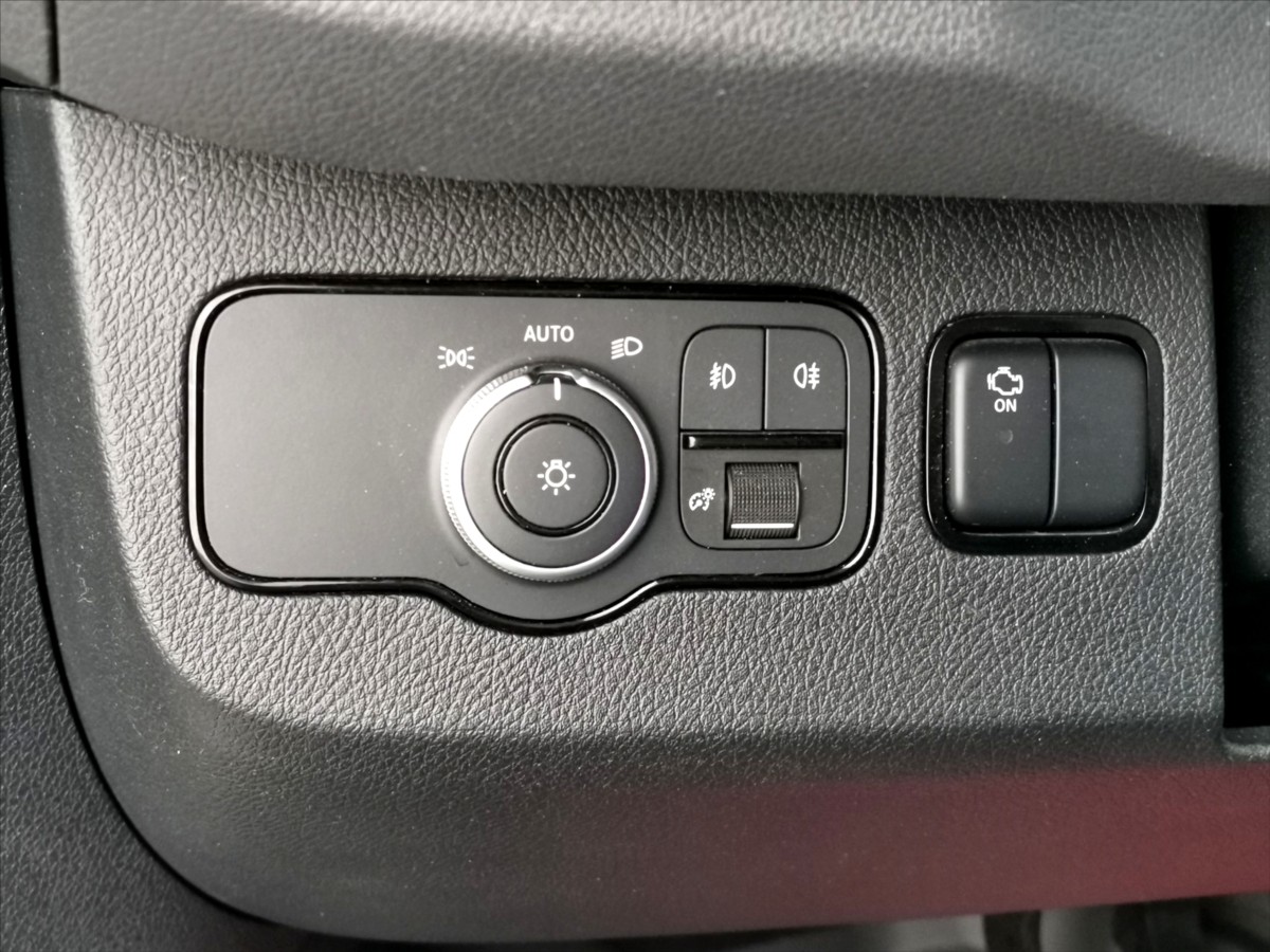 Mercedes-Benz Sprinter 317/AT skříň 6palet/klima/temp 19