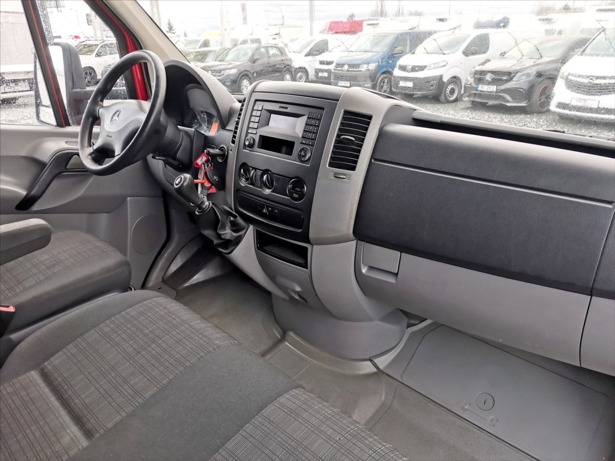 Mercedes-Benz Sprinter 513CDI skříň 8pal/h.čelo/3,5t 8
