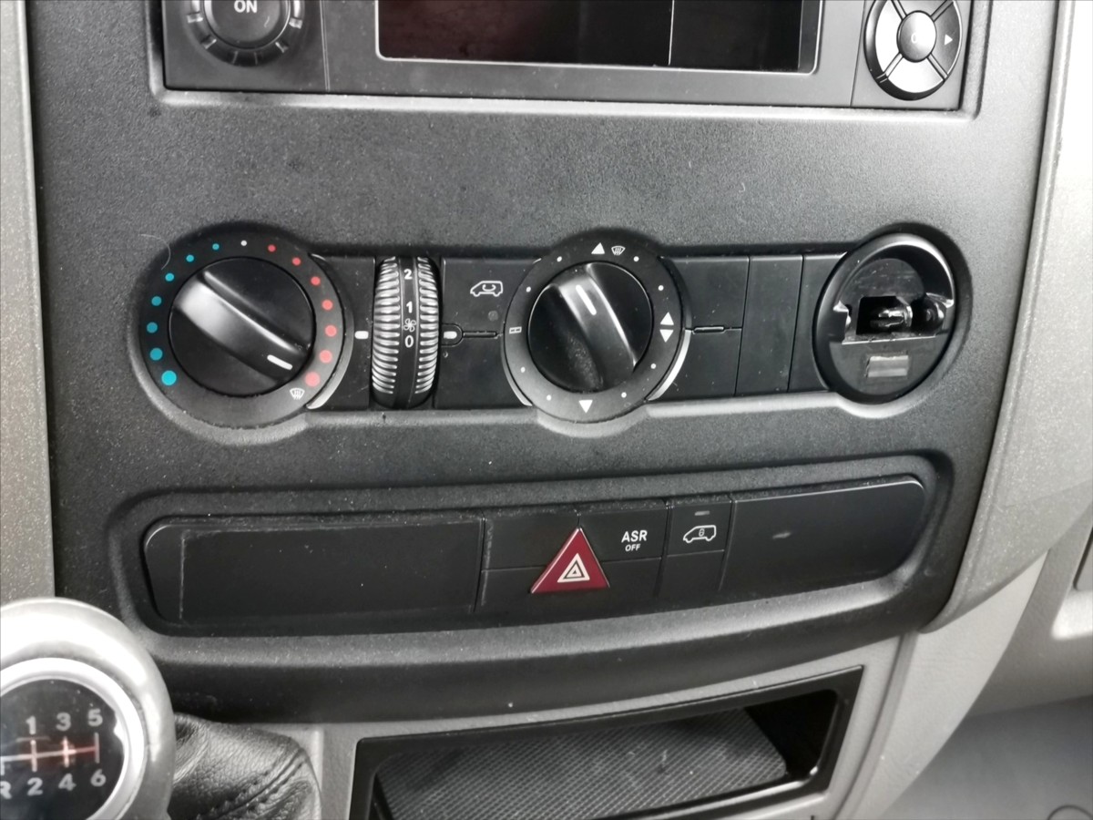 Mercedes-Benz Sprinter 513CDI skříň 8pal/h.čelo/3,5t 10
