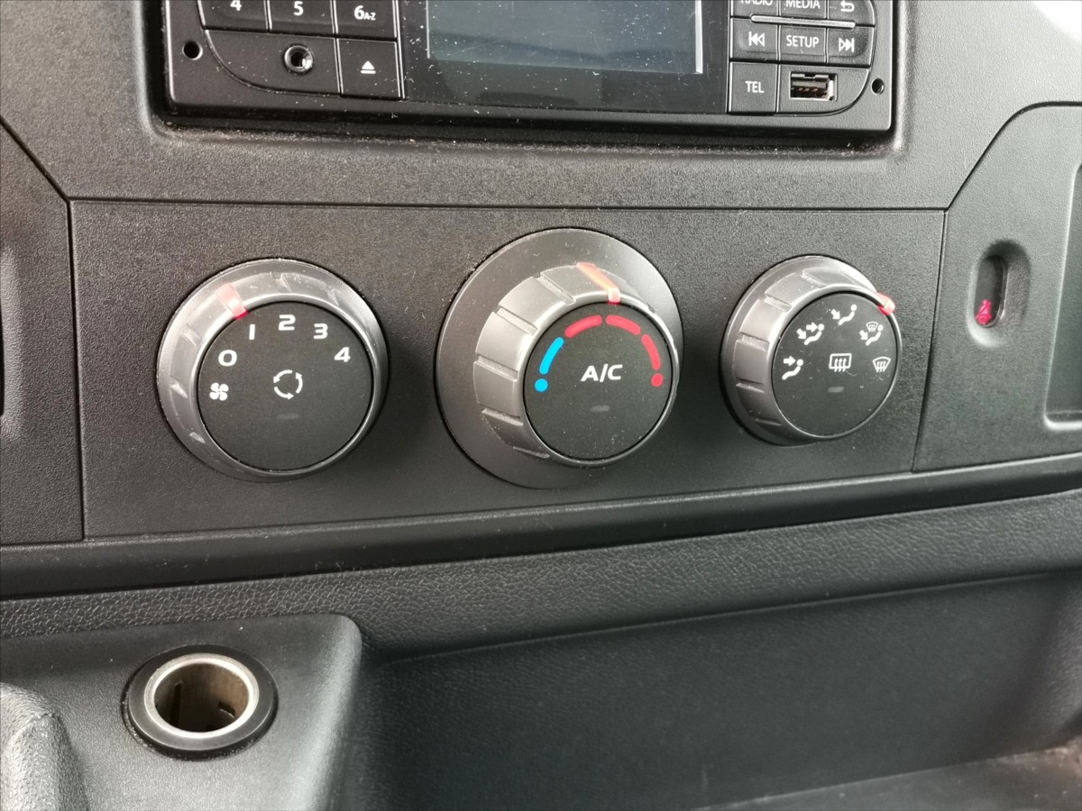 Renault Master 125DCI skříň 8palet/klima/ČR 10