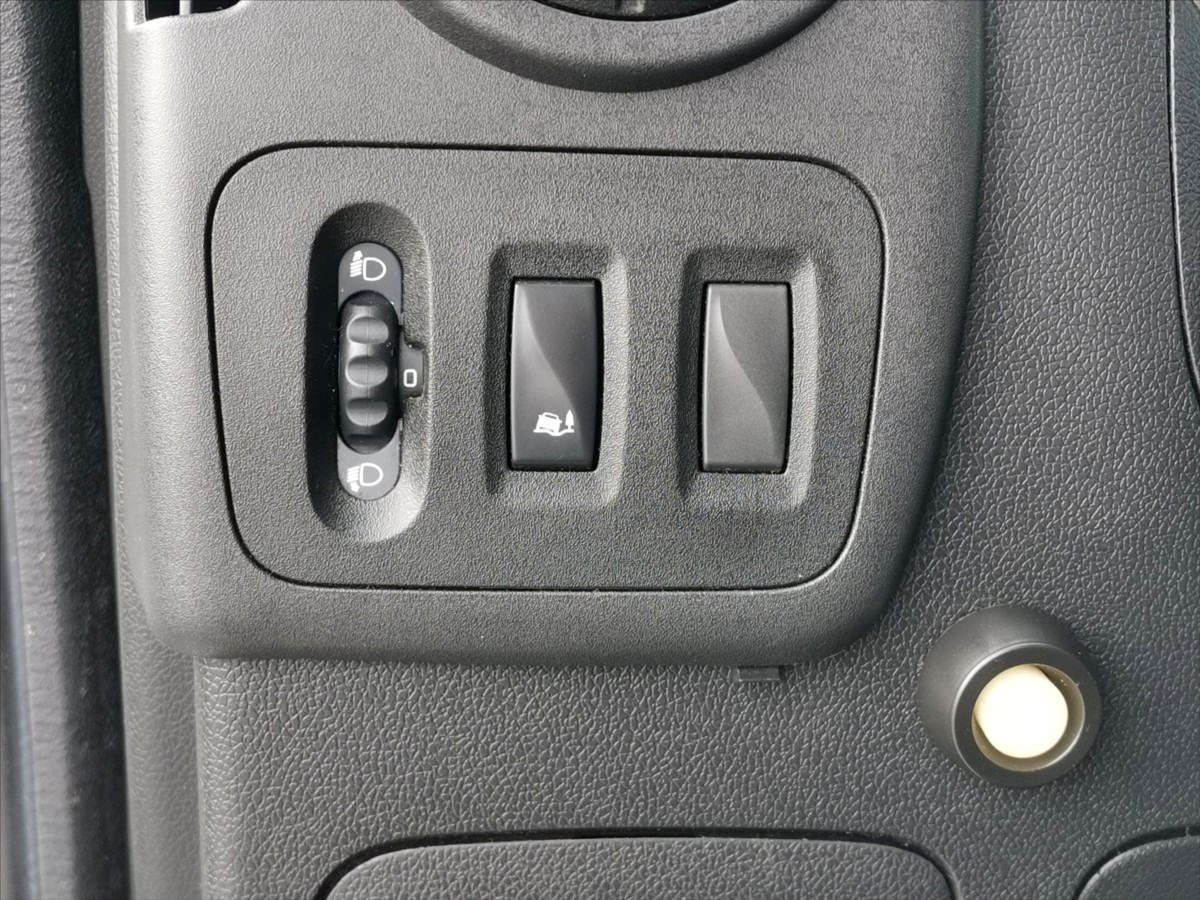 Renault Master 125DCI skříň 8palet/klima/ČR 13