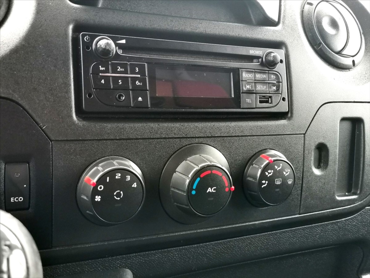 Renault Master 165DCI valník 8palet/klima/ČR 10
