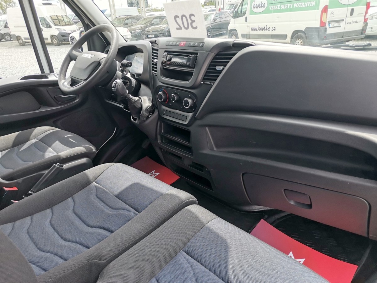 Iveco Daily 35S16 střední/ chlaďák/ ČR 8