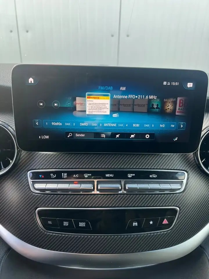 Mercedes-Benz V 220 d 9G KOMPAKT AMG-LINE NIGHPAKET LED AHK 20