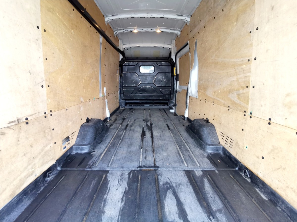 Ford Transit 2.2TDCI/92kw JUMBO/klima/tažné 17