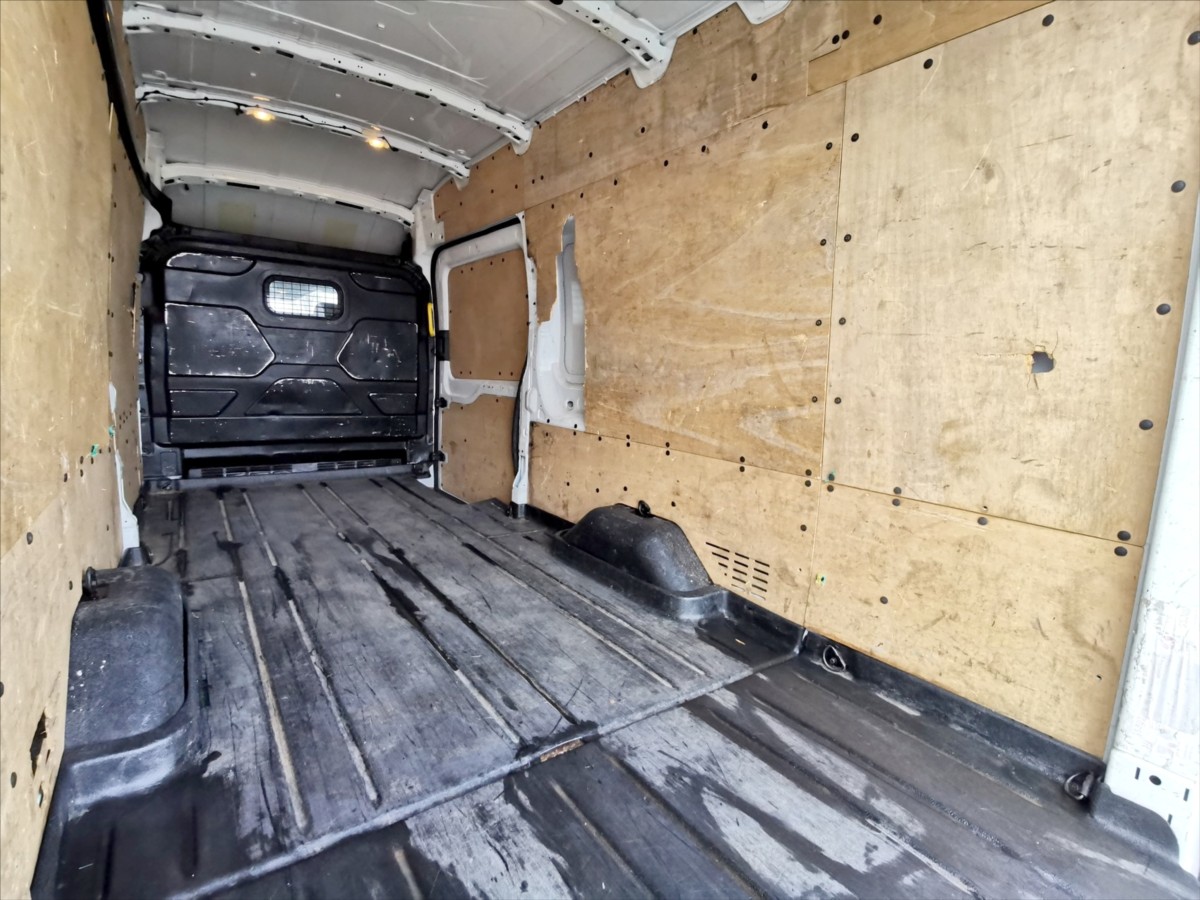 Ford Transit 2.2TDCI/92kw JUMBO/klima/tažné 18