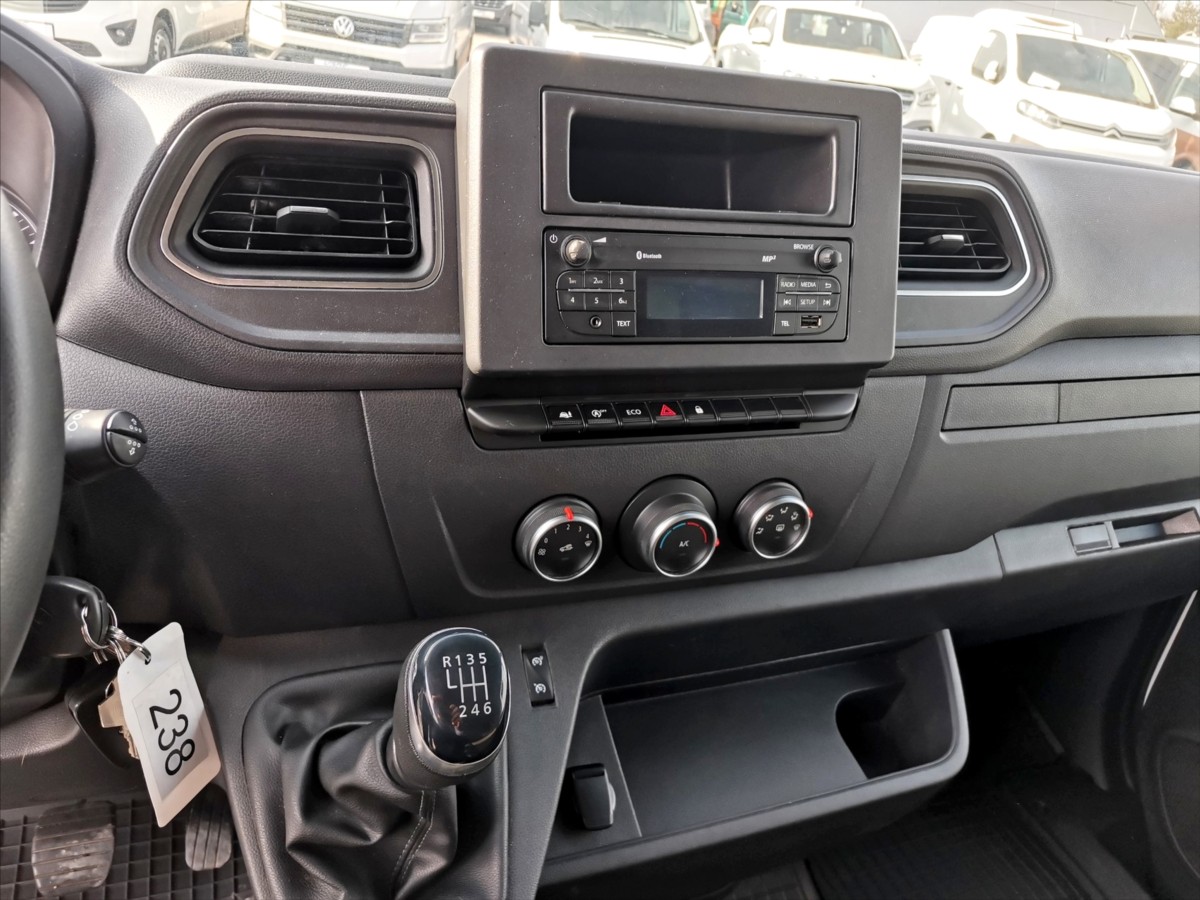 Renault Master 150DCI skříň 8palet/klima/ČR 9