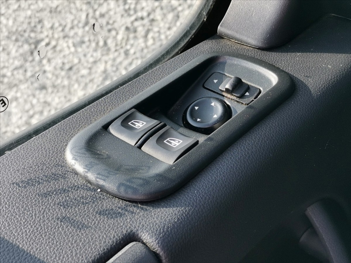 Renault Master 150DCI skříň 8palet/klima/ČR 14