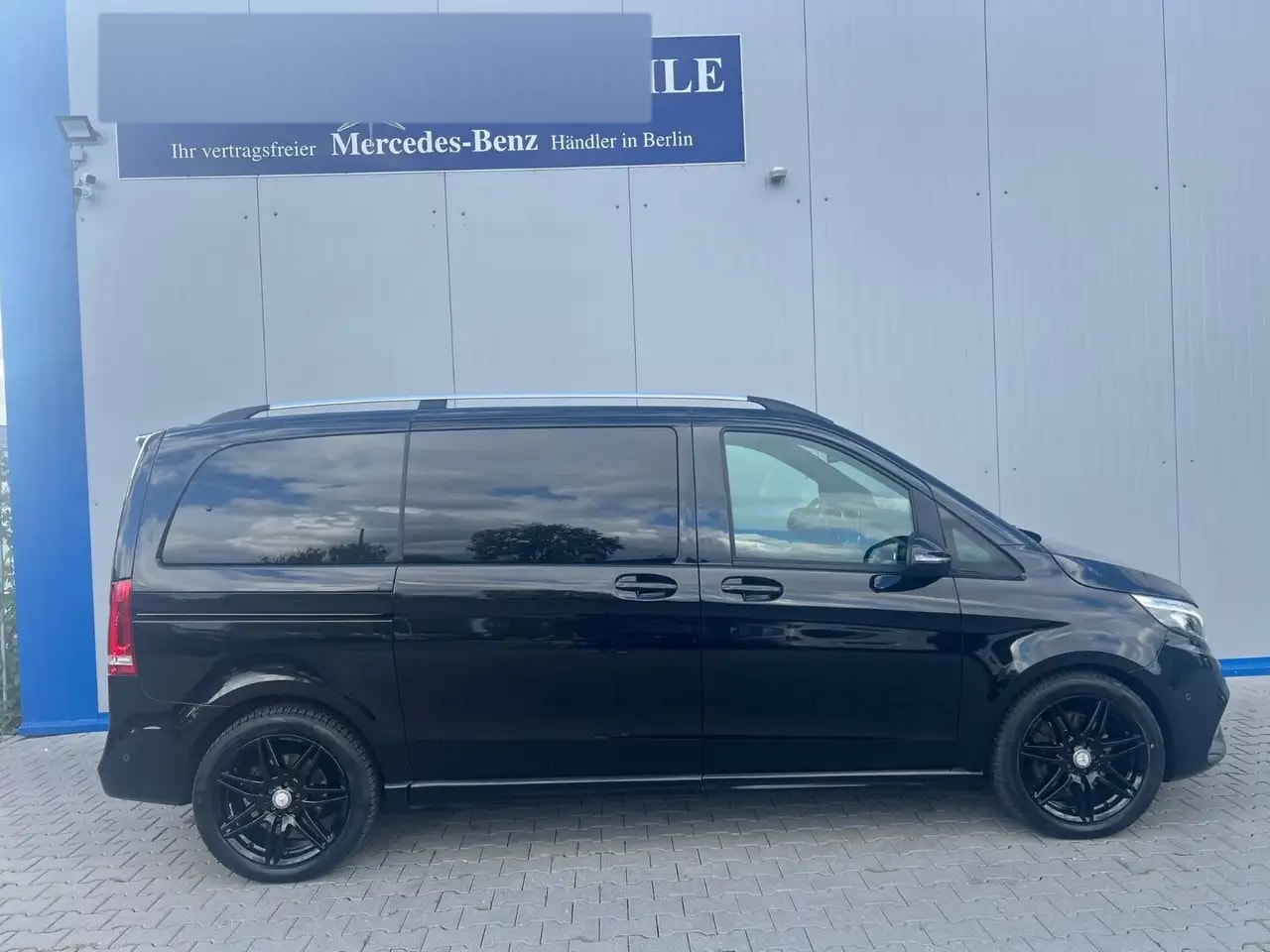 Mercedes-Benz V 220 d 9G KOMPAKT AMG-LINE NIGHPAKET LED AHK 4