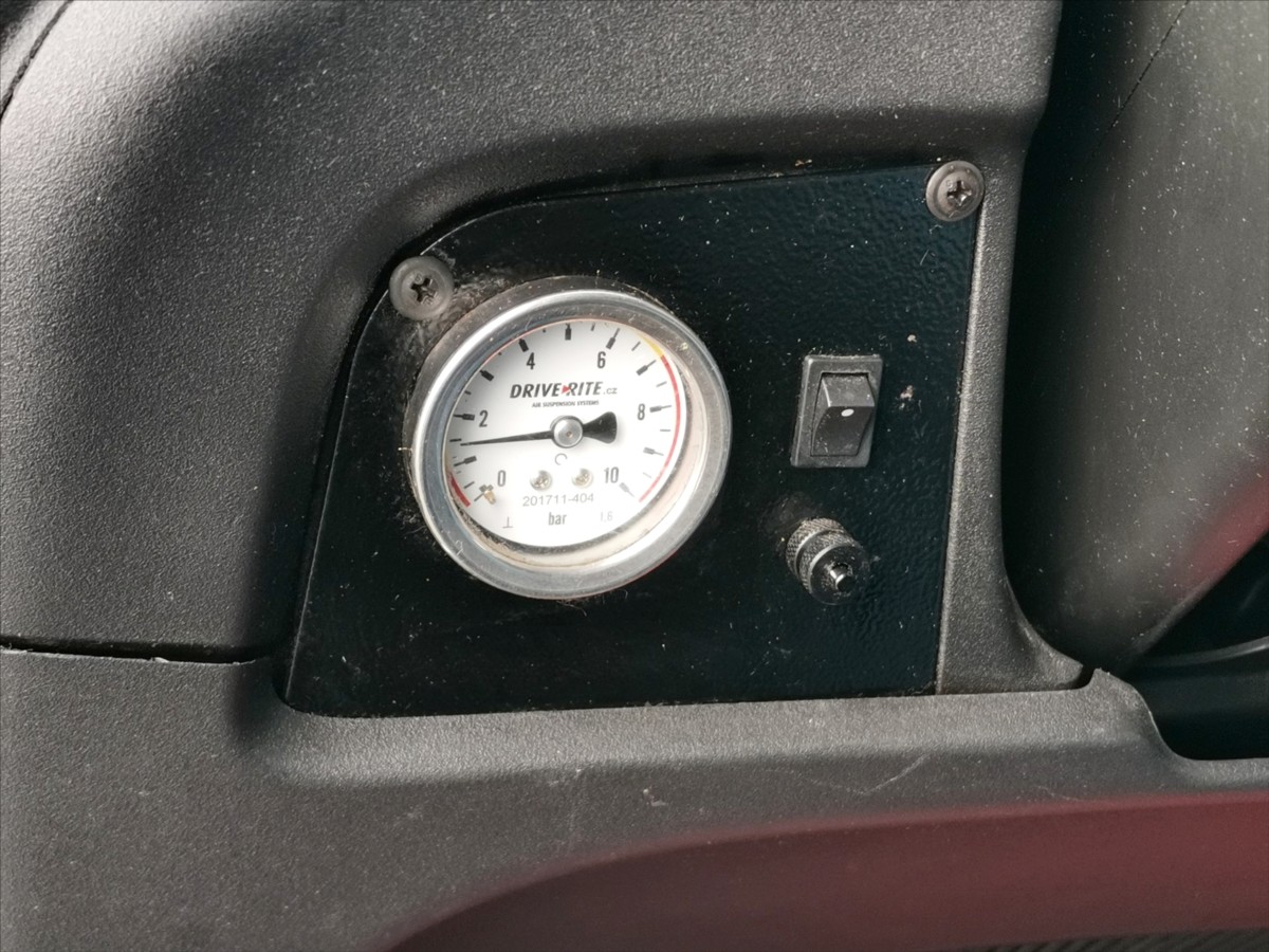 Iveco Daily 50C18 skříň 8palet/měchy/3,5t 12