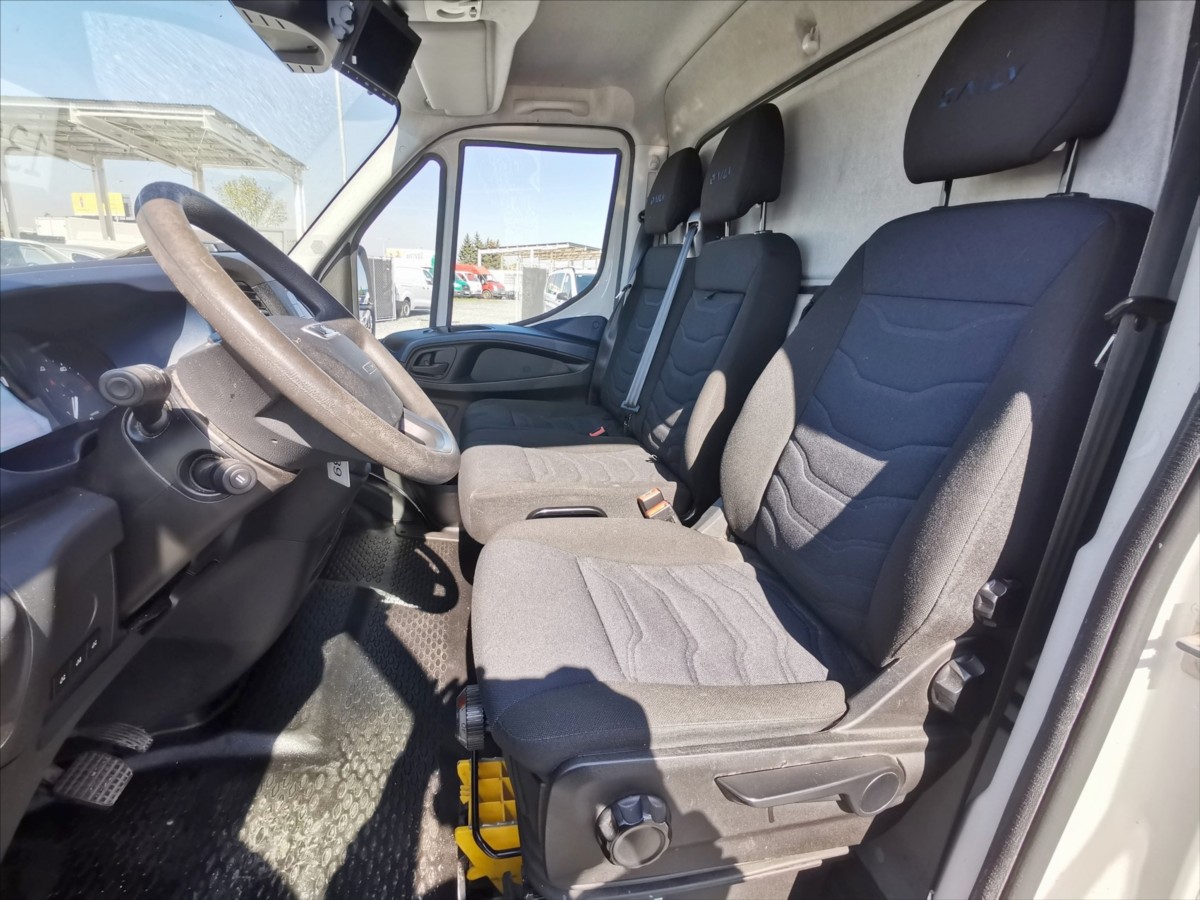 Iveco Daily 50C18/AT skříň 5,5m/měchy/3,5t 5
