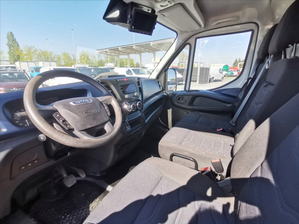 Iveco Daily 50C18/AT skříň 5,5m/měchy/3,5t 6