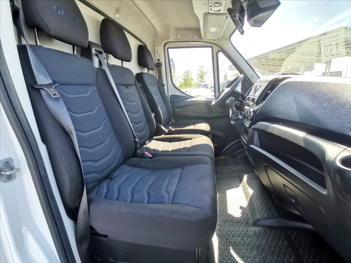 Iveco Daily 50C18/AT skříň 5,5m/měchy/3,5t 7