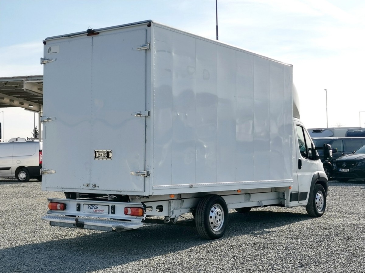 Citroën Jumper 2.2HDI skříň 8pal/klima/tažné 3
