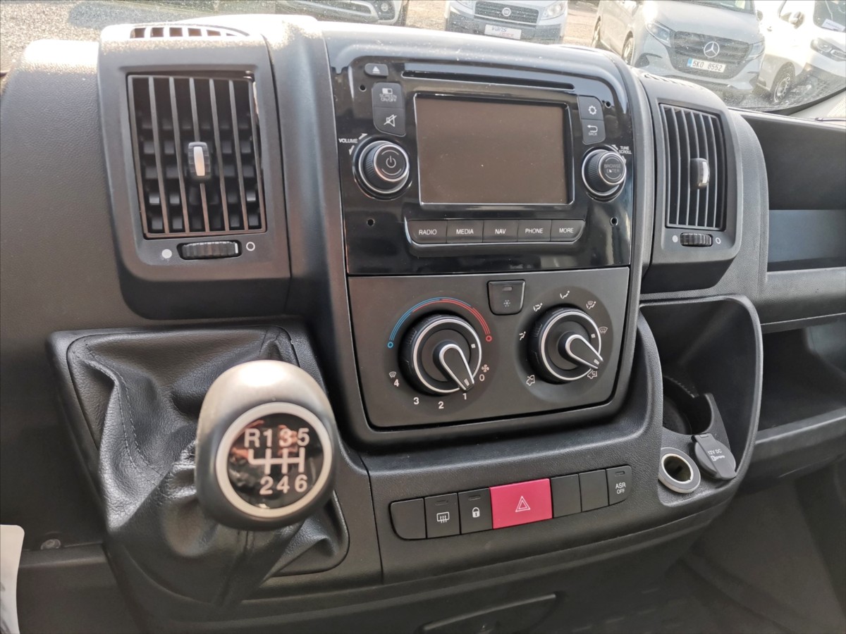 Citroën Jumper 2.2HDI skříň 8pal/klima/tažné 10