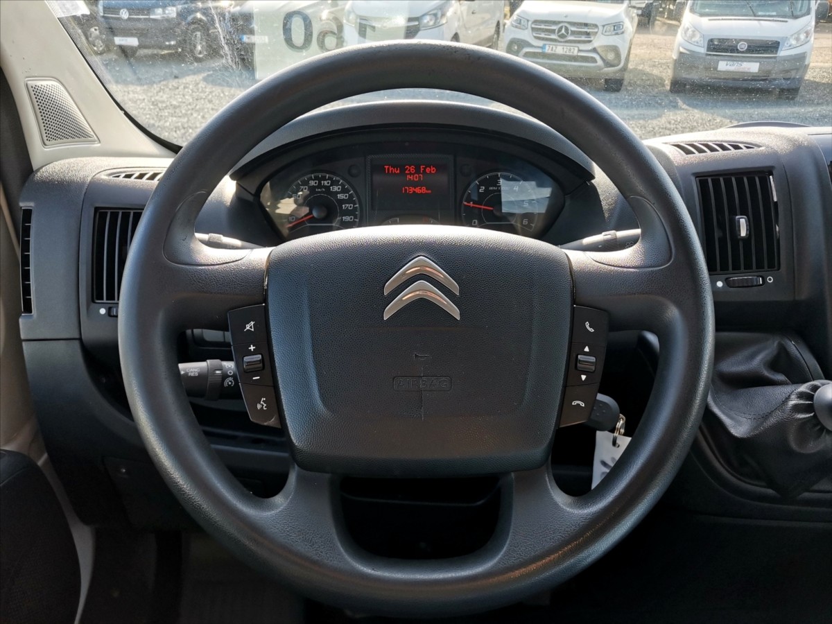 Citroën Jumper 2.2HDI skříň 8pal/klima/tažné 15