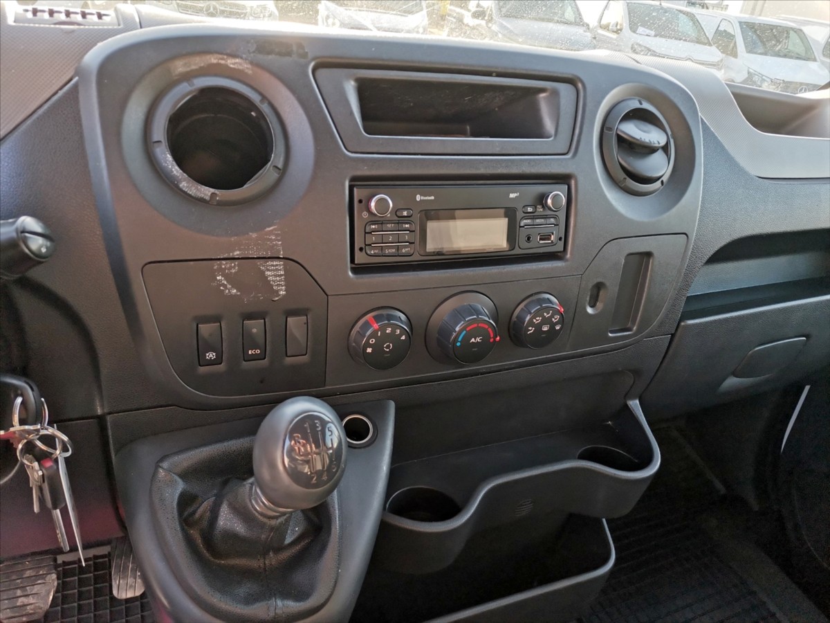 Renault Master 135DCI skříň 8palet/hydr.čelo 9