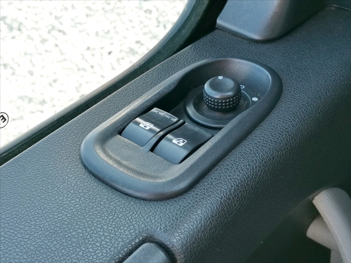 Renault Master 135DCI skříň 8palet/hydr.čelo 12