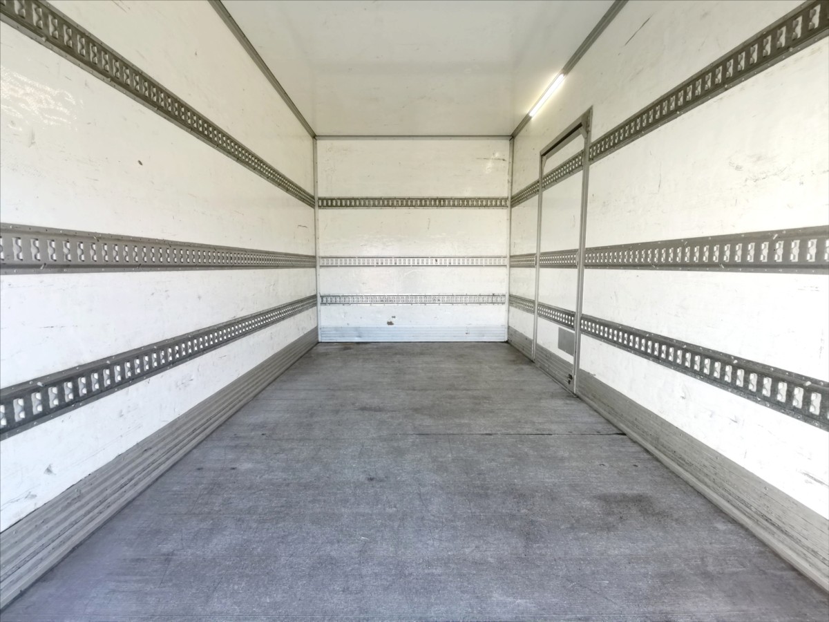 Renault Master 135DCI skříň 8palet/hydr.čelo 15