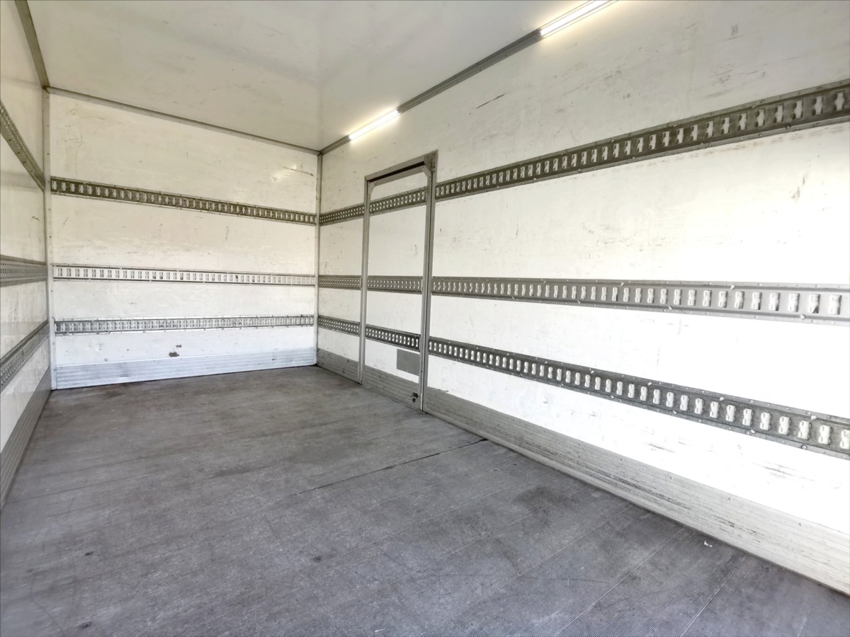 Renault Master 135DCI skříň 8palet/hydr.čelo 16