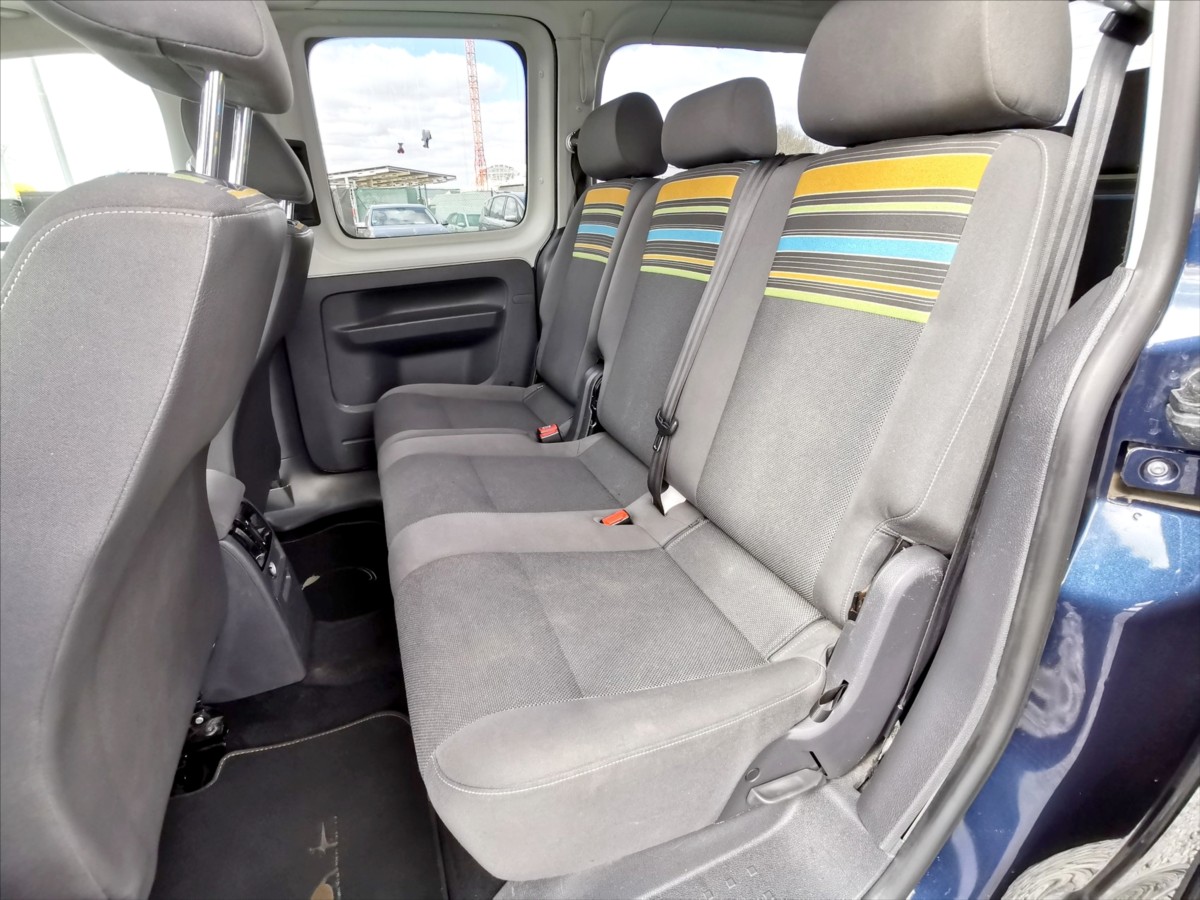 Volkswagen Caddy 1.6TDI DSG/MAXI/ 7míst/klima 18