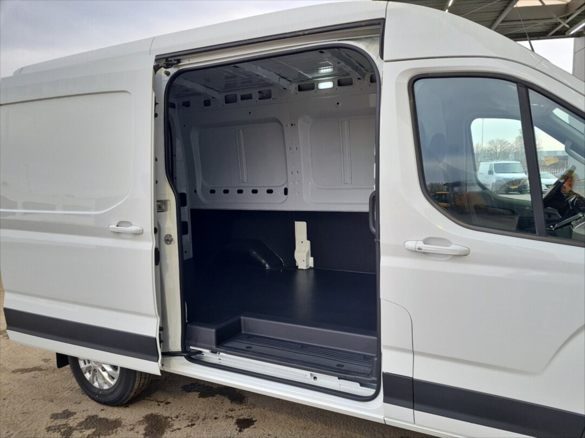 Maxus eDeliver 9 52kWh / 150kw L2H2/ NOVÉ! 13