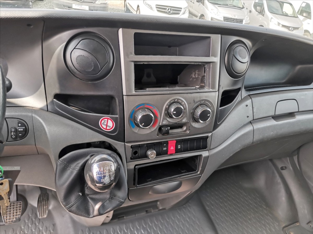 Iveco Daily 35S13 mrazí/chladí/380V 9