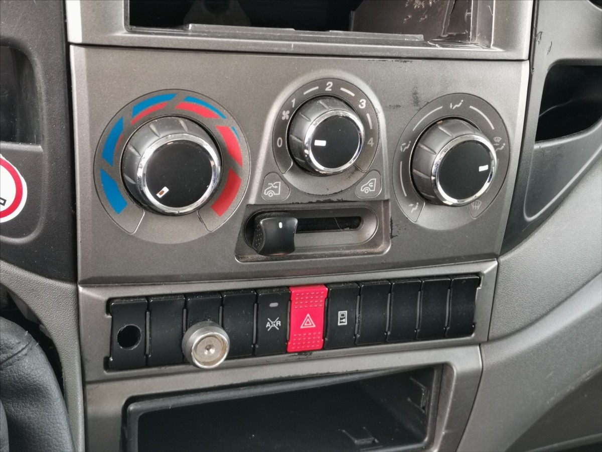 Iveco Daily 35S13 mrazí/chladí/380V 10