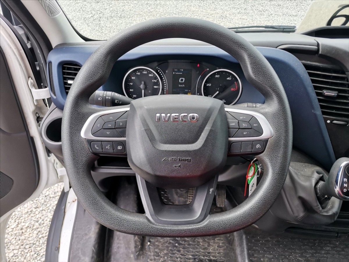 Iveco Daily 35S18/AT MAXI XL/klima/tažné 11