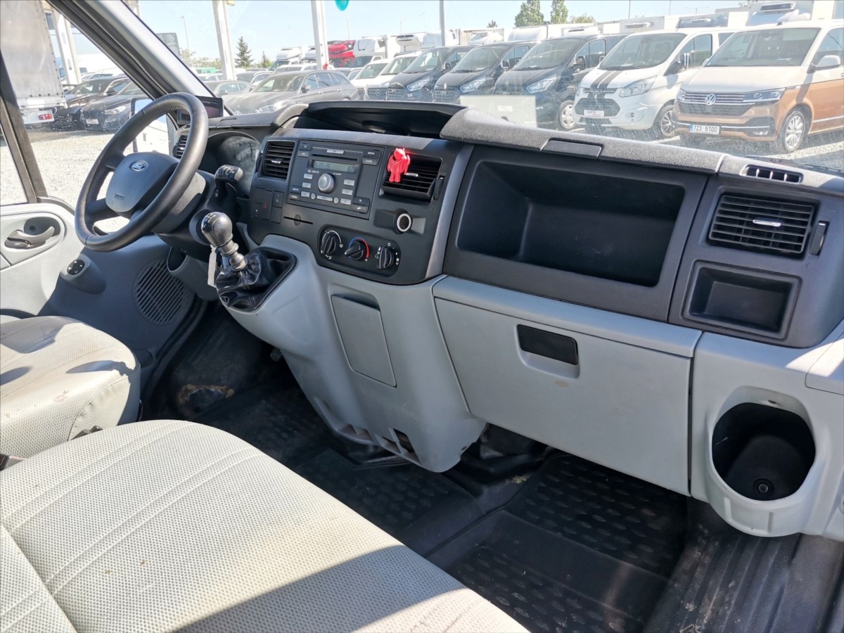 Ford Transit 2.2TDCI/92kw valník /7míst 8