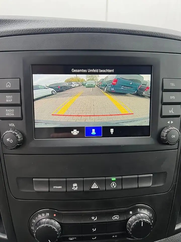 Mercedes-Benz Vito 119 TOURER LANG 9G NAVI KAMERA 9-SITZER AHK 17
