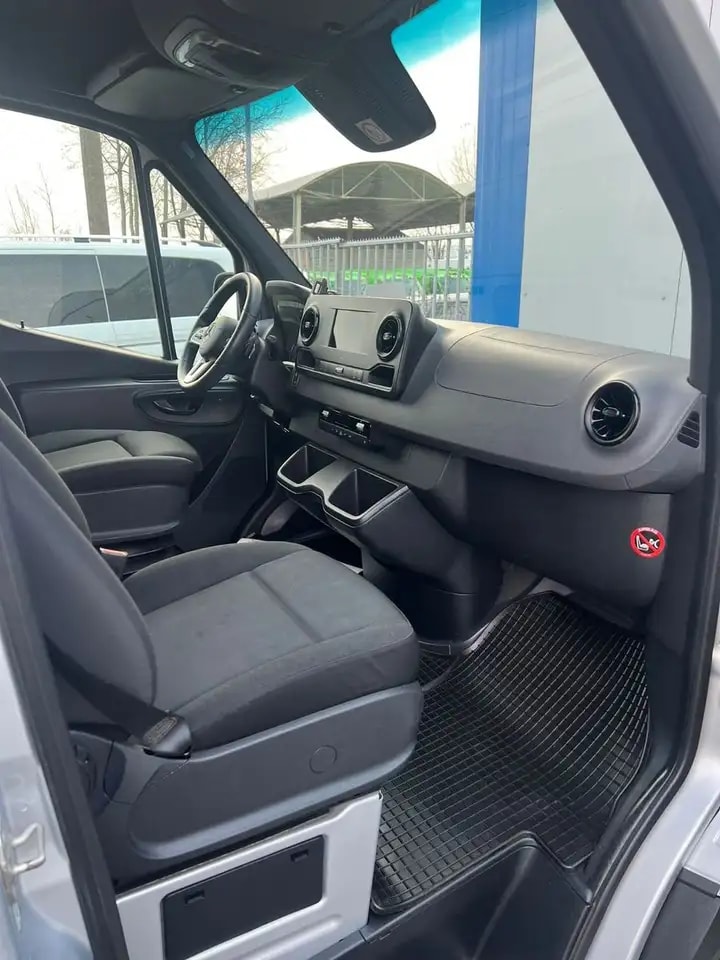 Mercedes-Benz Sprinter 314 AUTOMATIK NAVI TOTWINKEL KAMERA LED 17
