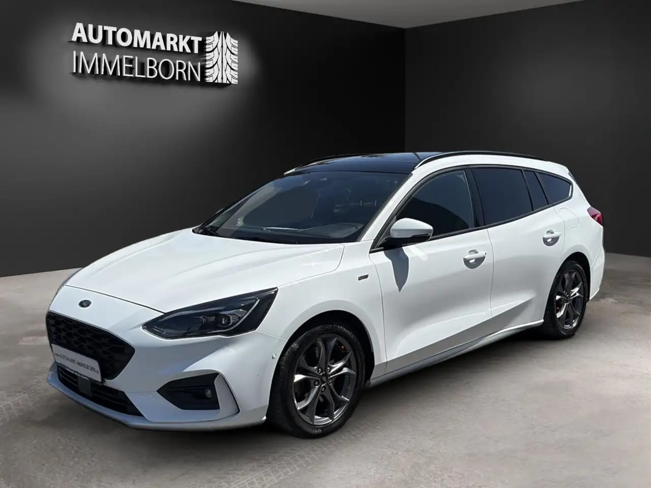 Ford Focus ST-Line Panorama*LED*AHK*Navi*17*Standheiz