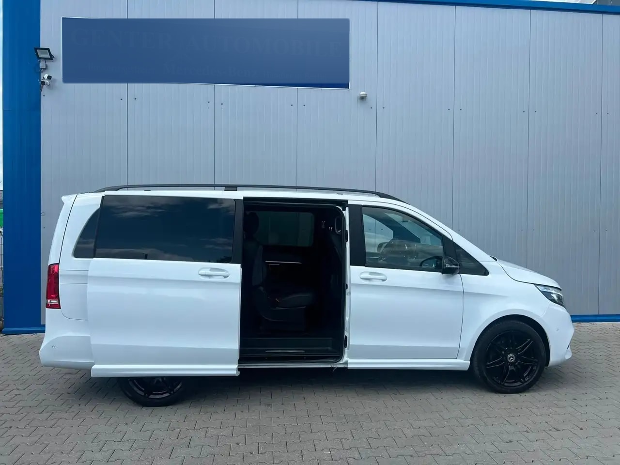 Mercedes-Benz V 300 V300 LANG 4M AMG-LINE PANO LED 360° WEBASTO AHK 5
