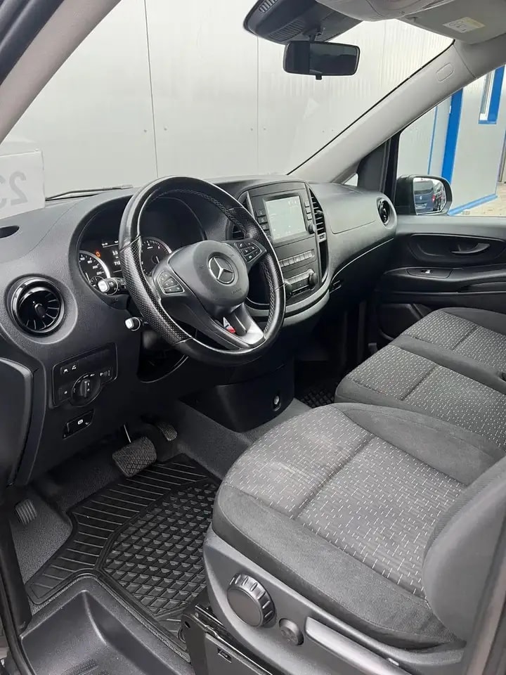 Mercedes-Benz Vito 119 TOURER LANG 9G NAVI KAMERA 9-SITZER AHK 11